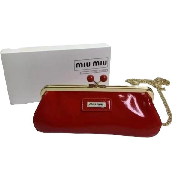 Miu Miu GWP Red Patent Leather Kiss Lock Clutch Bag Crossbody - Picture 1 of 7